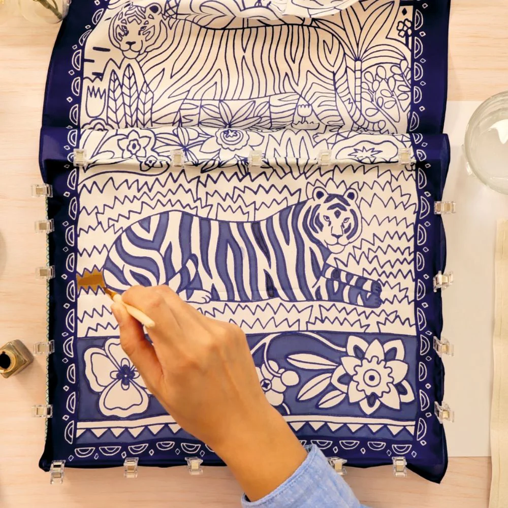 Beginner Silk Painting Kit - Djeco Atelier Grands Augustins Workshop 10