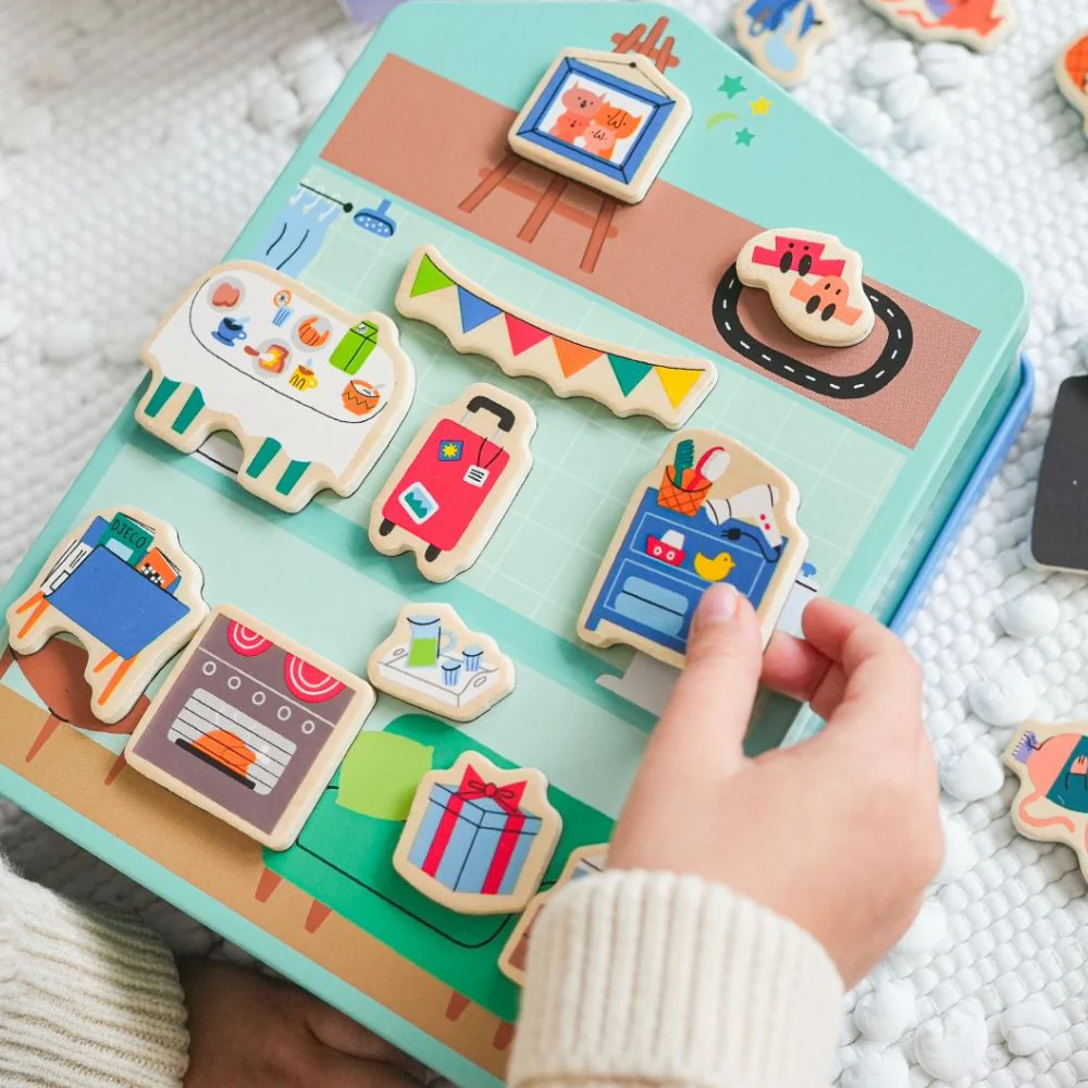 Djeco InZeBox InZeHouse - Wooden Magnetics Game